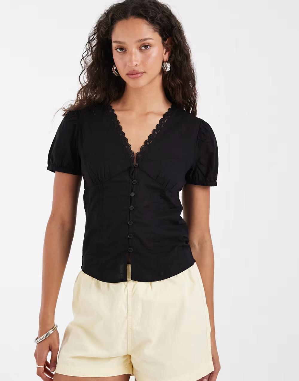 CZARNA BLUZKA KRÓTKI RĘKAW V NECK