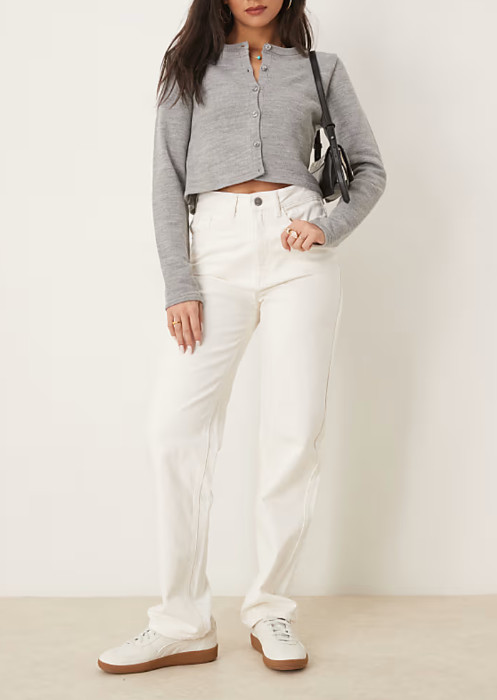 BIAŁE SPODNIE JEANS
