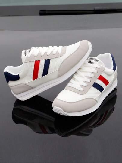 kolorowe buty sportowe 