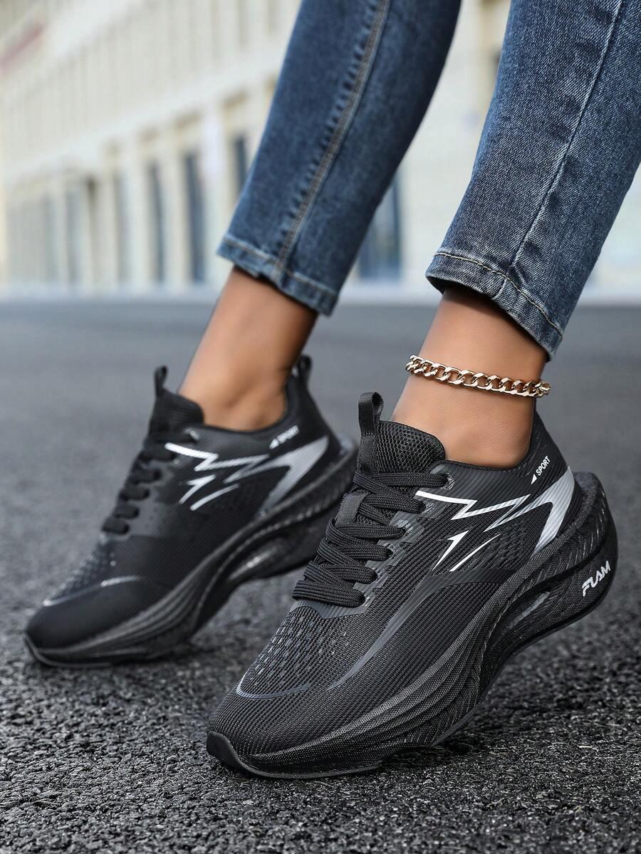 czarne buty sportowe 