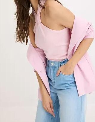 TOP TYPU HALTER