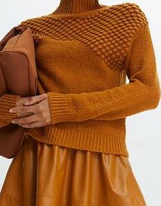SWETER Z GOLFEM
