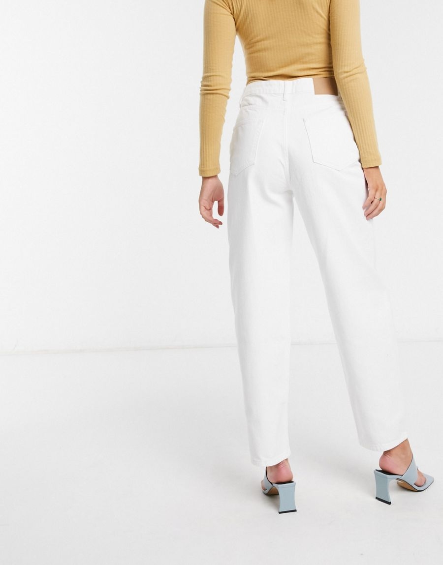 BIAŁE SPODNIE JEANS 