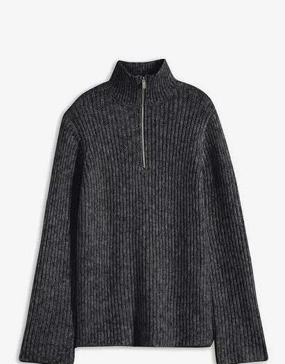 SWETER W PRĄŻEK ZE STÓJKĄ