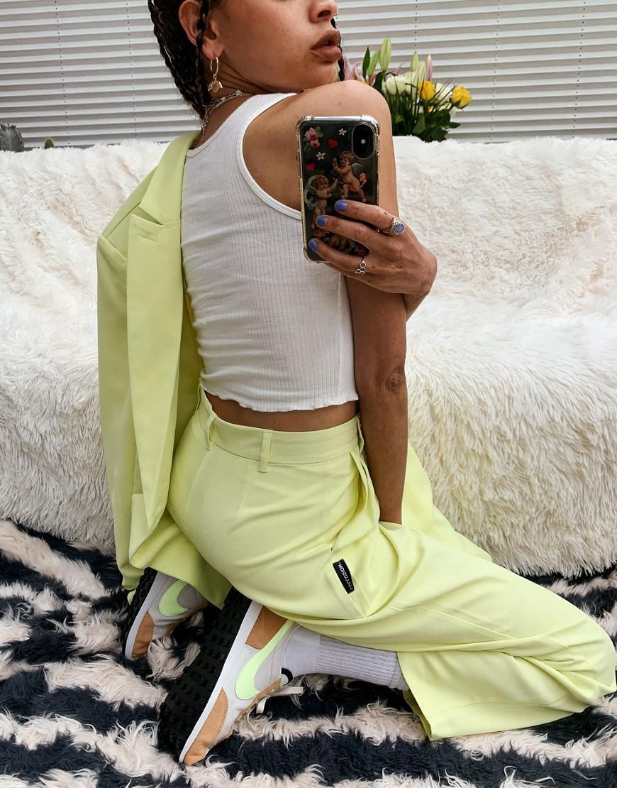CROP TOP PRĄŻKI