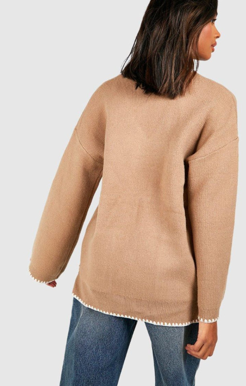 brązowy sweter kieszenie