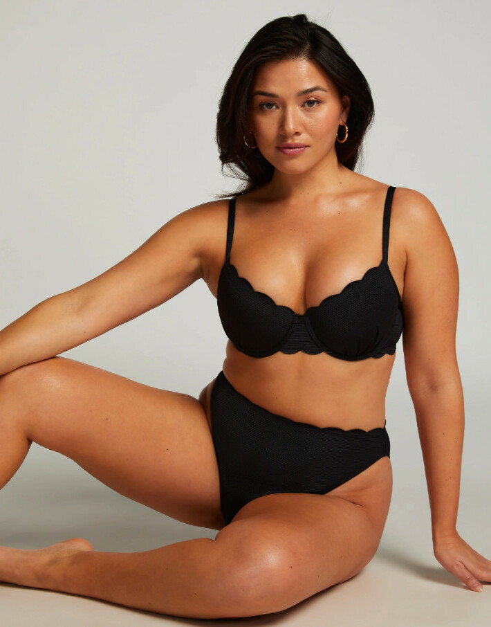 czarna góra od bikini tekstura