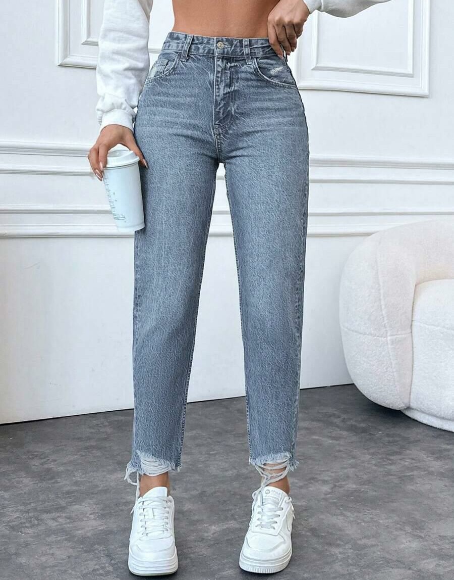 niebieskie spodnie jeans rurki przetarcia