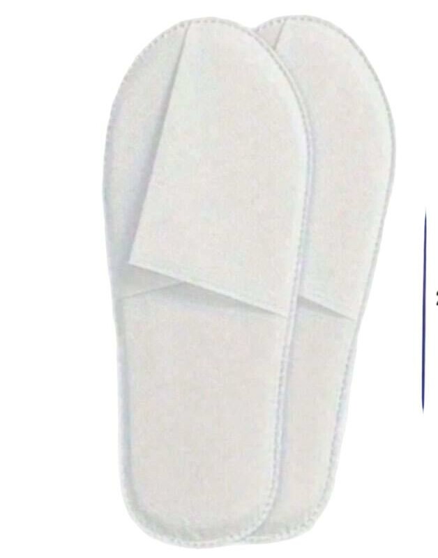 białe jednorazowe kapcie