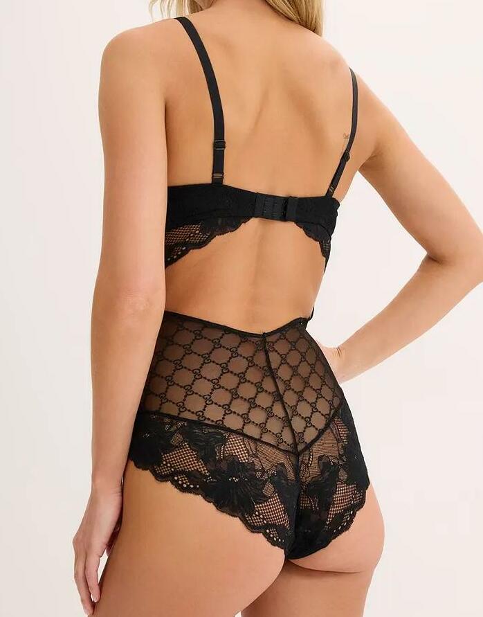 KORONKOWE BODY Z FISZBINAMI 