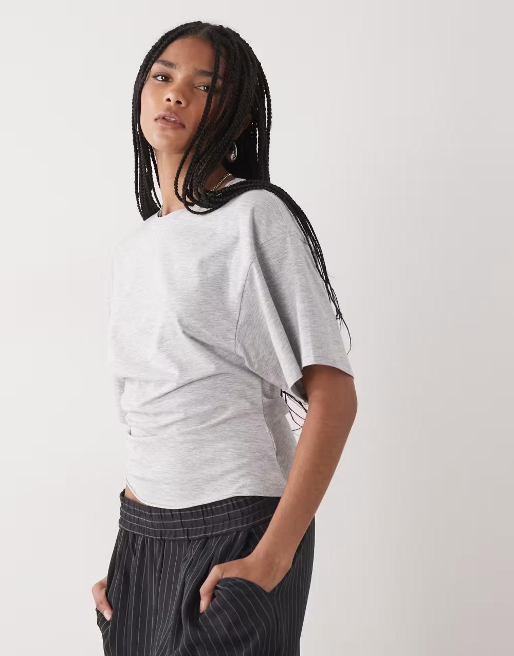 szary t-shirt  marszczenie