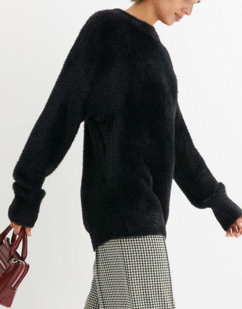 SWETER Z DZIANINY 