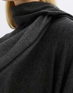 SWETER DAMSKI WISKOZOWY LUŹNY DO PASA 