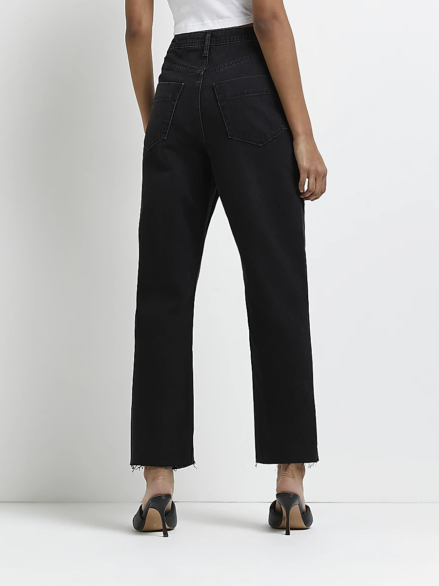 czarne spodnie jeans