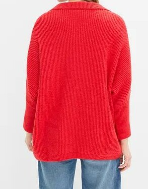 SWETER Z KOŁNIERZYKIEM