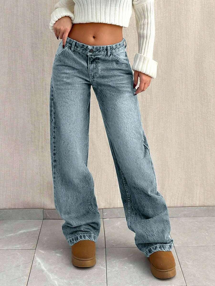 niebieskie spodnie jeans 