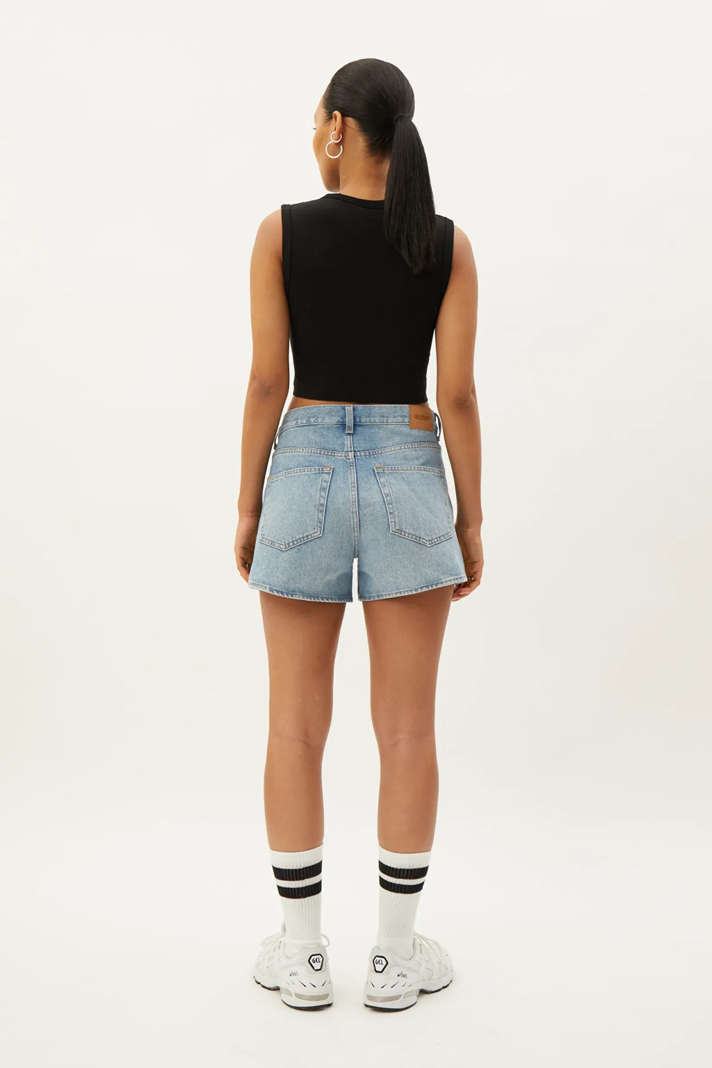 KRÓTKIE SPODENKI JEANS ASYMETRIA