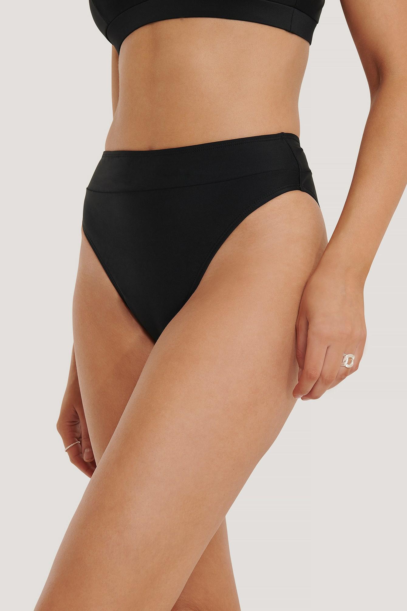 czarny dół od bikini