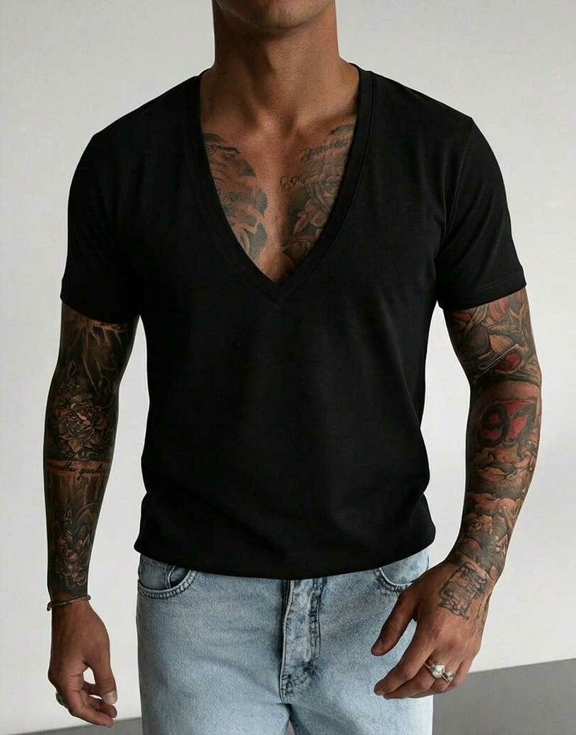 CZARNY T-SHIRT v-neck