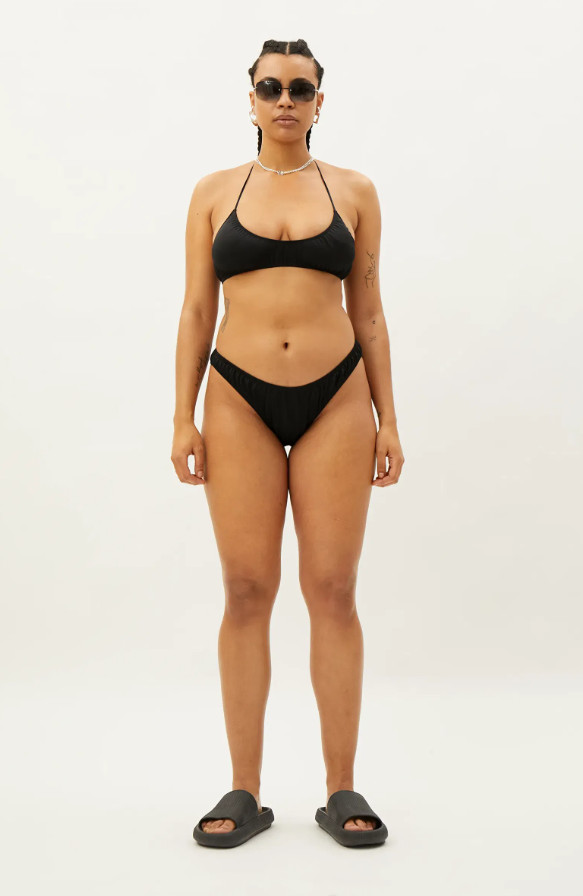 CZARNY DÓŁ OD BIKINI MARSZCZENIE