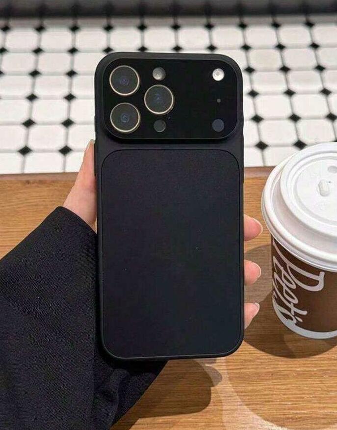 czarne etui na telefon iPhone 17