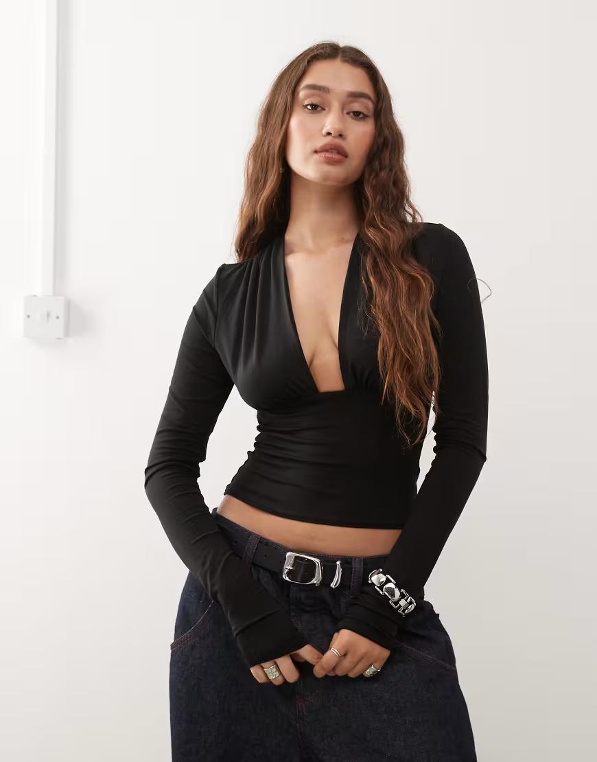 CZARNY TOP V-NECK