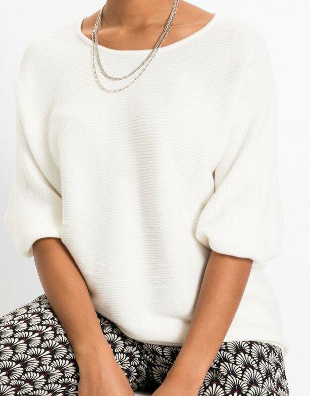 BIAŁY SWETER OVERSIZE