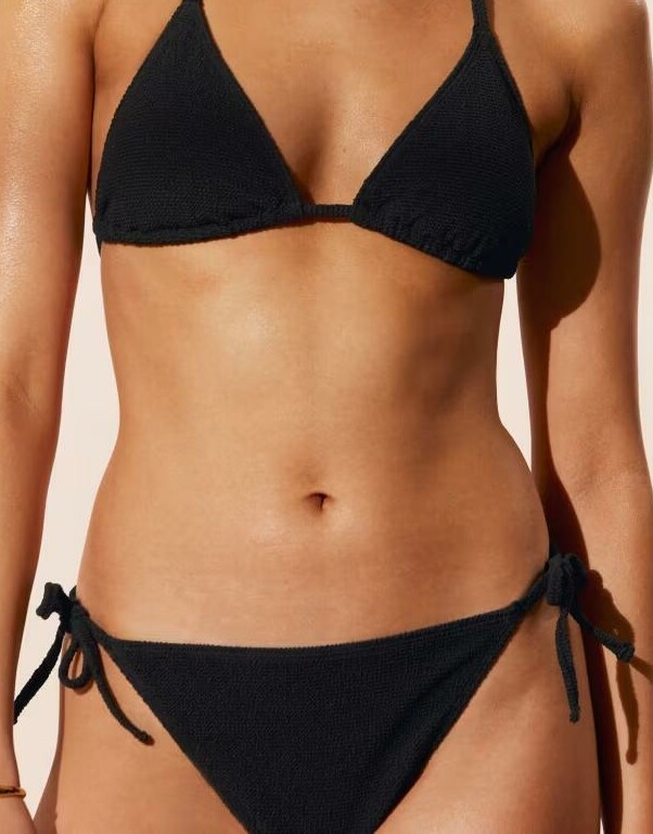 czarny dół od bikini