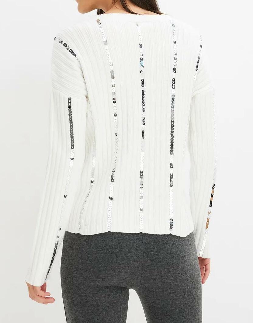 SWETER Z CEKINAMI