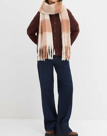 SWETER Z DZIANINY 