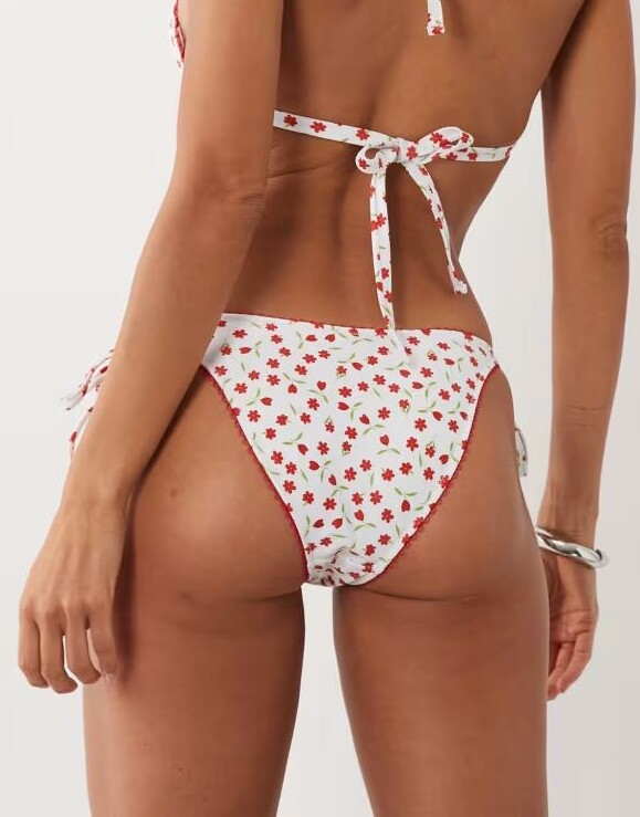 dół od bikini kwiaty
