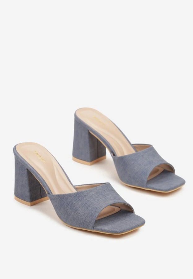 niebieskie klapki obcas jeans
