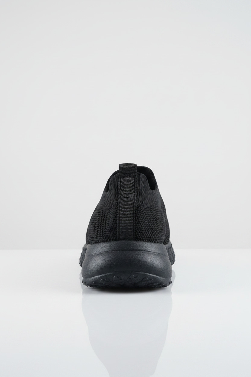 wsuwane czarne buty sportowe