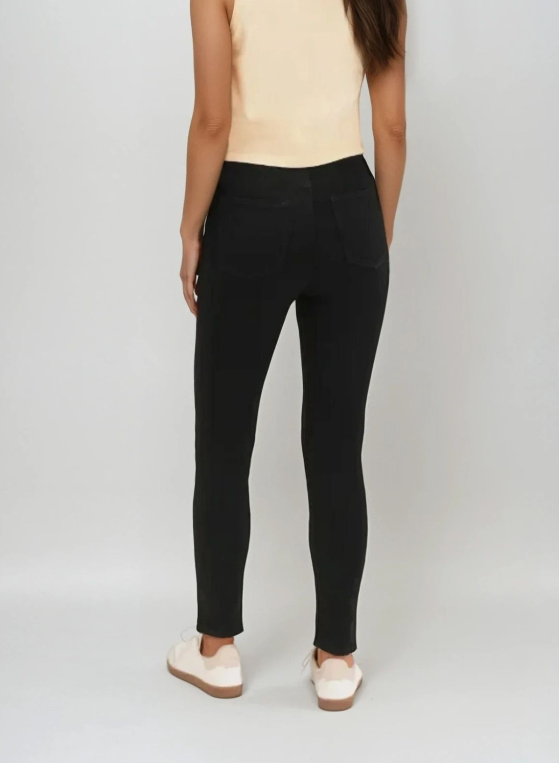 CZARNE SPODNIE RURKI JEANS
