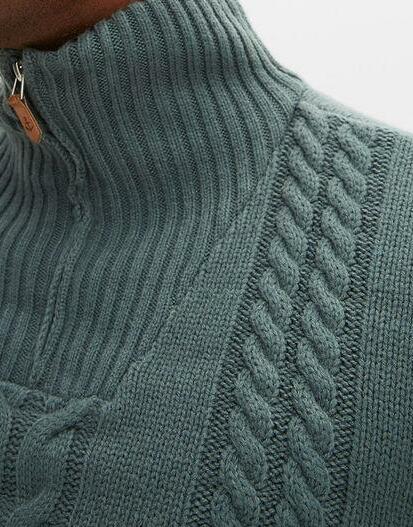 SWETER Z GOLFEM