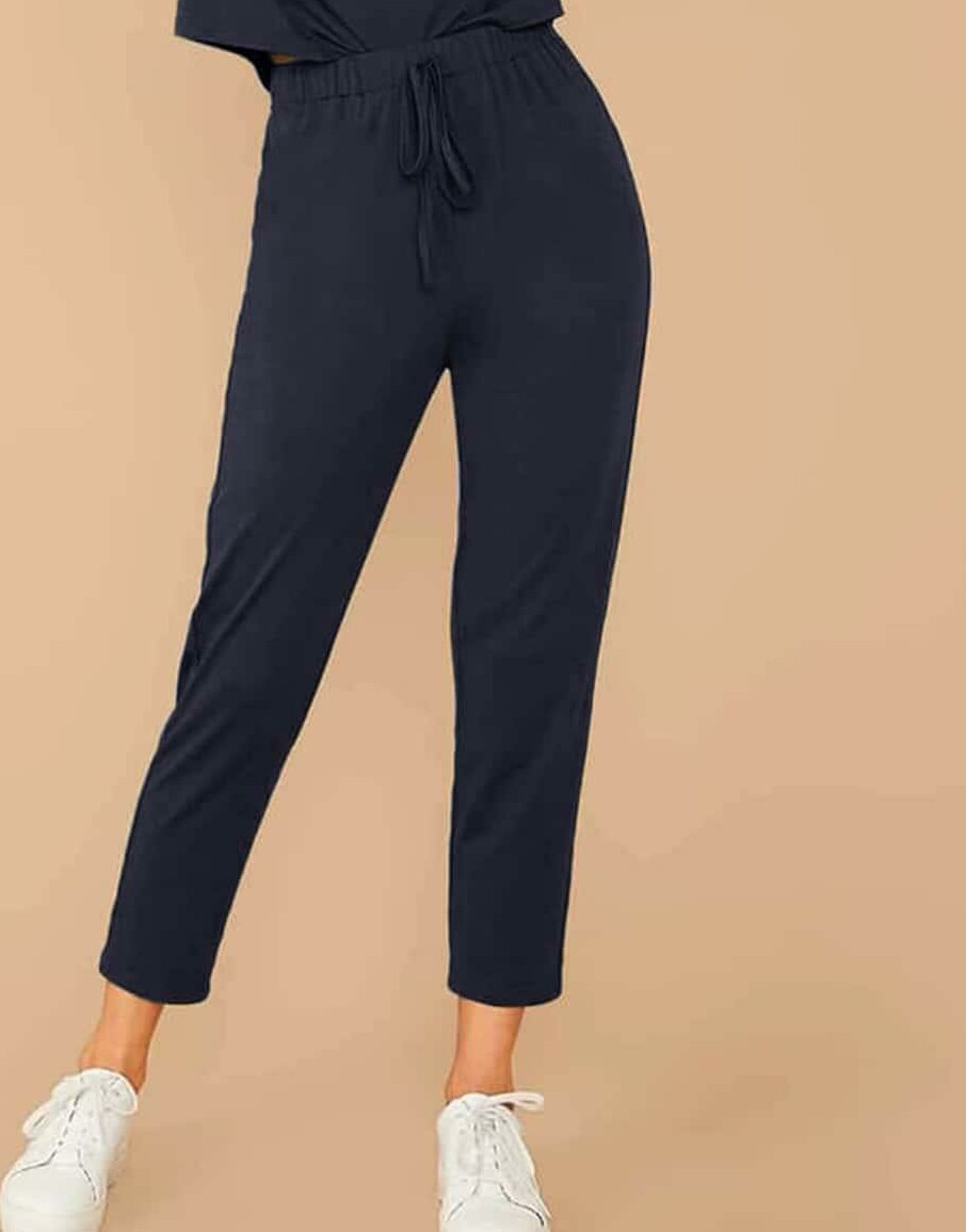 granatowe spodnie casual
