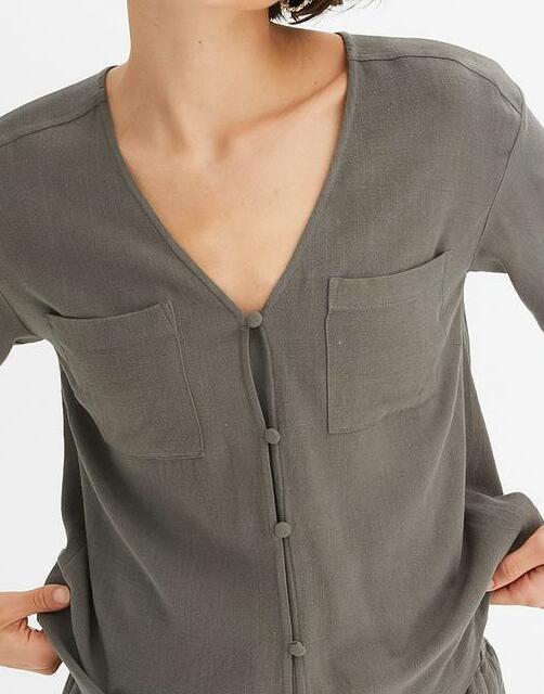 KLASYCZNA BLUZKA PLUS SIZE Z DEKOLTEM V WISKOZA KRÓTKI RĘKAW