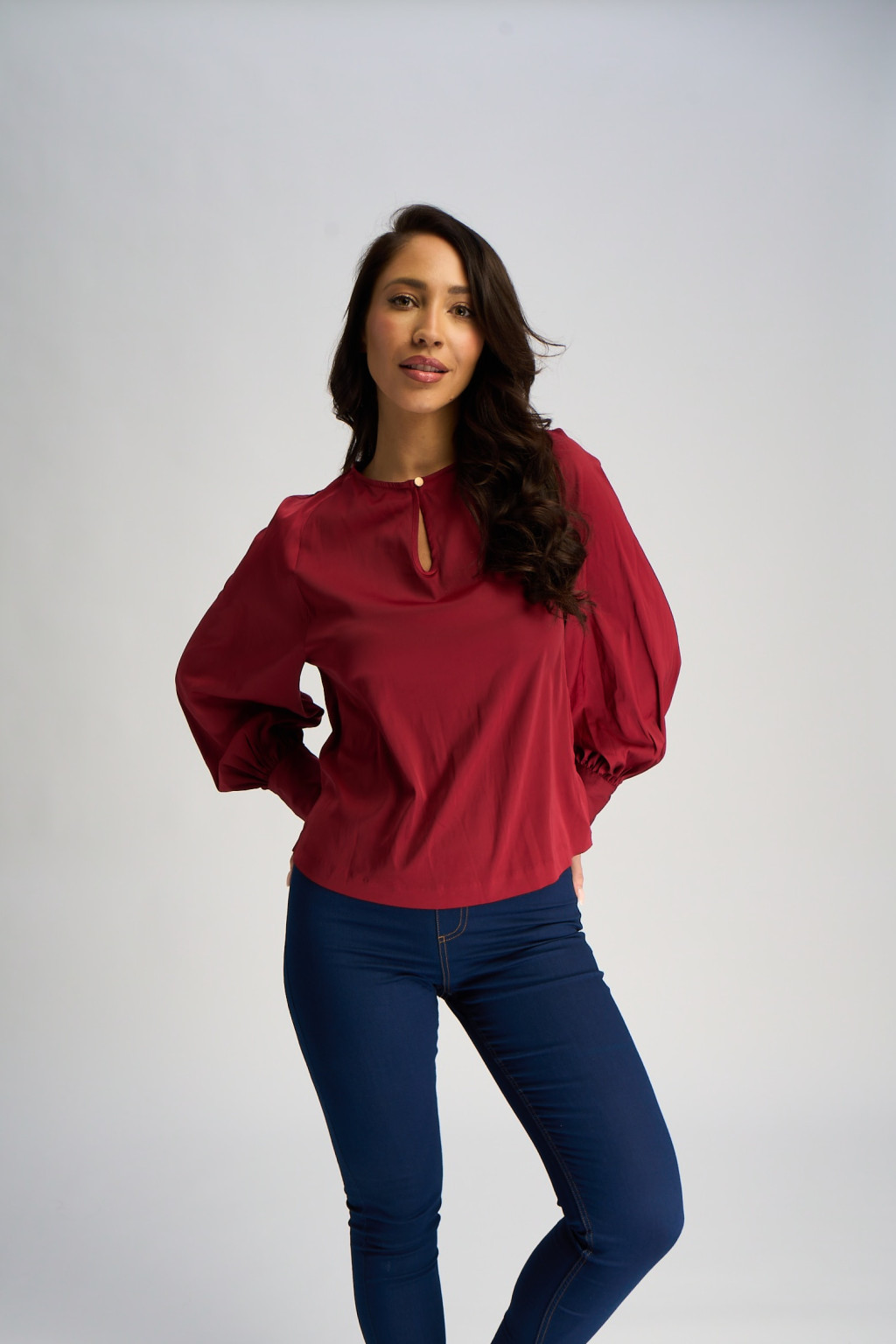 satynowy czerwony top T43-2122K-AF