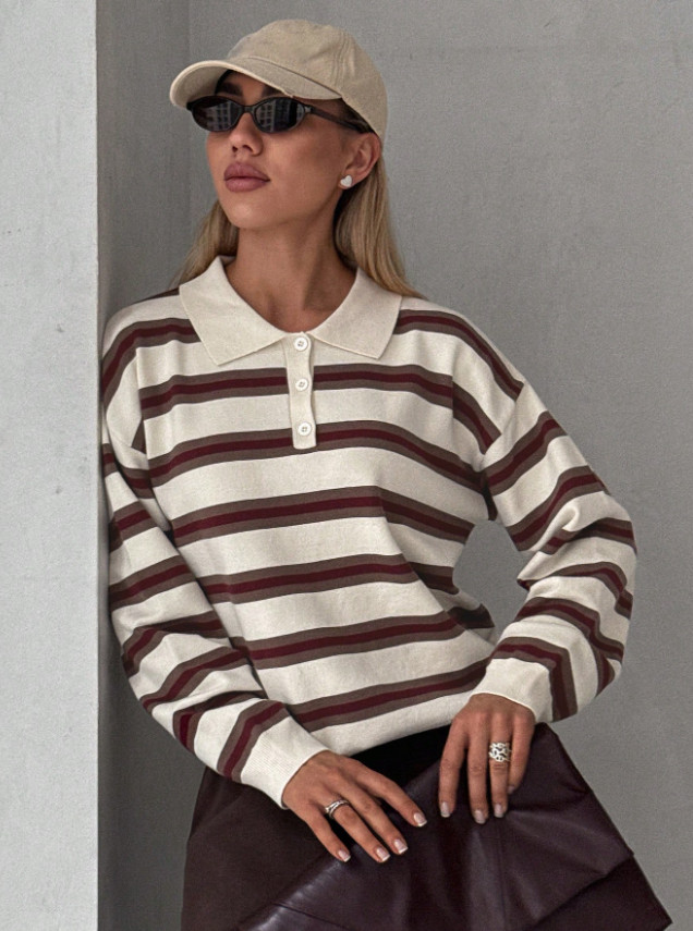 sweter w paski