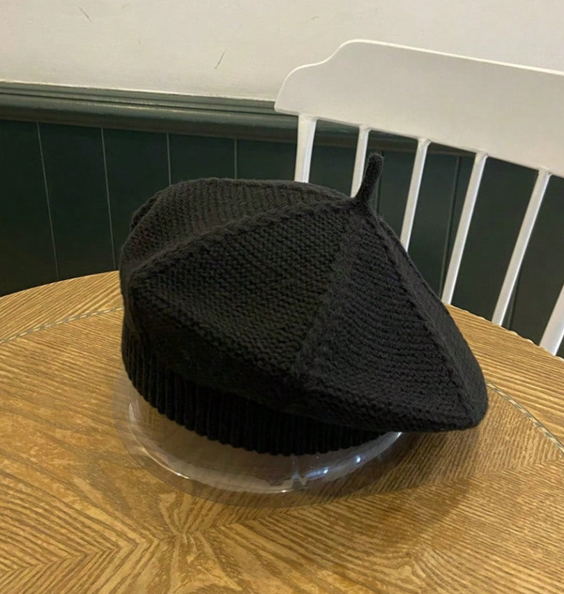 czarna CZAPKA BERET 