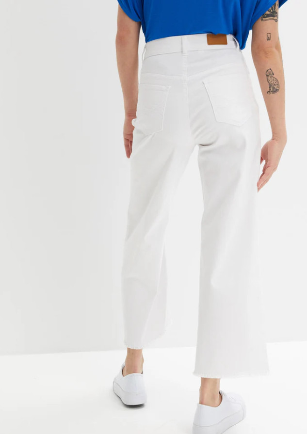 BIAŁE SPODNIE JEANS