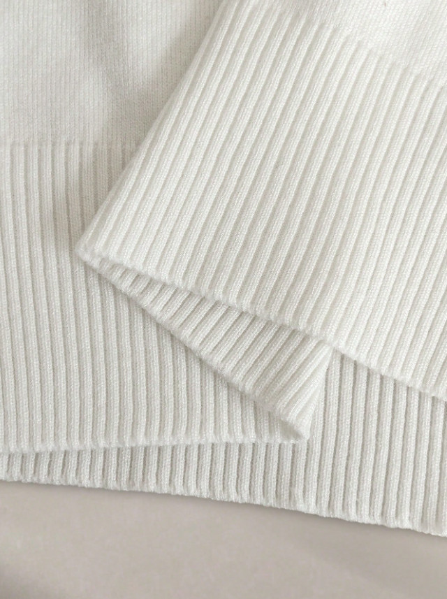 BIAŁY GŁADKI SWETER