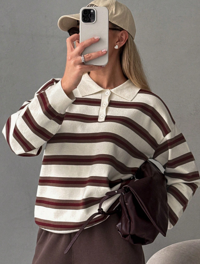 sweter w paski