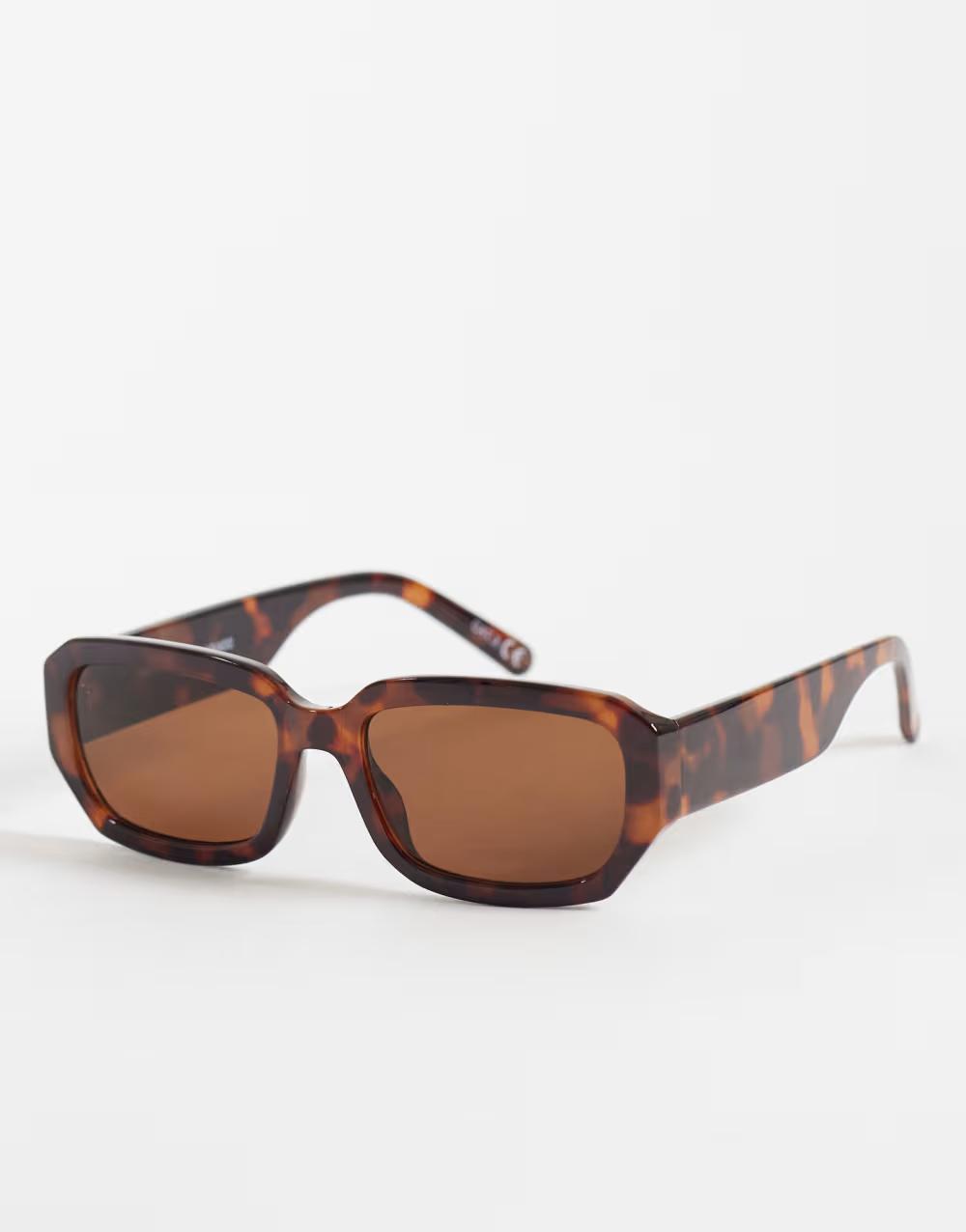 brązowe okulary przeciwsłoneczne animal print