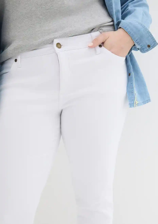 białe spodnie jeans