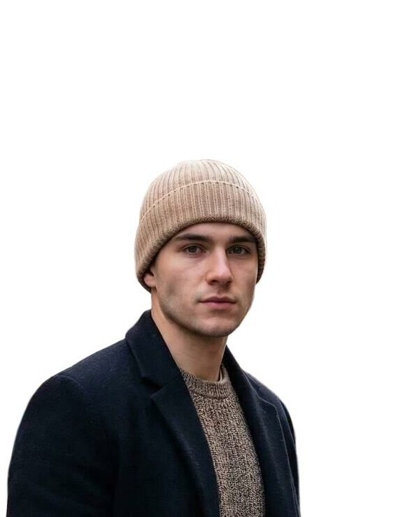 beżowa czapka beanie
