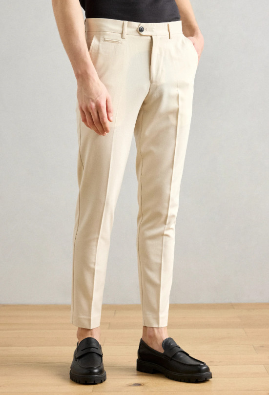 BEŻOWE SPODNIE SLIM FIT KIESZENIE ZAMEK 