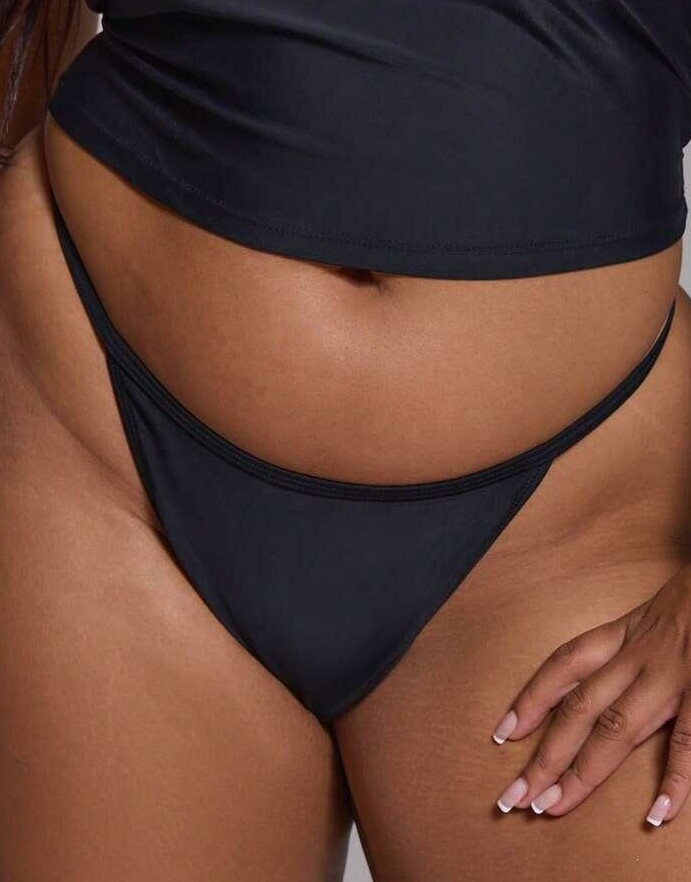 czarny dół od bikini stringi
