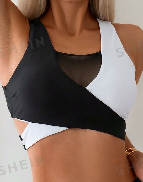 góra od bikini kontrast