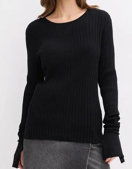 SWETER W PRĄŻEK 